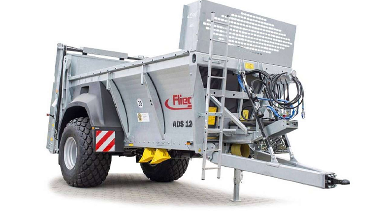 Remorca de împrăștiat gunoi cu împingător Fliegl ADS120