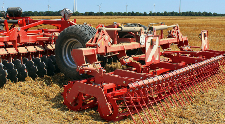 Grapă cu discuri compactă tractată Quivogne DISKATOR 610